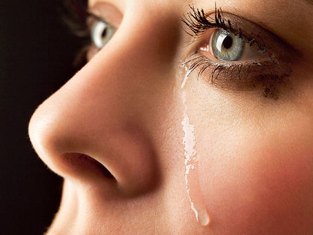 Łzy - charakterystyka, reakcja organizmu, łzy szczęścia, zespół suchego oka, tajemnice łez