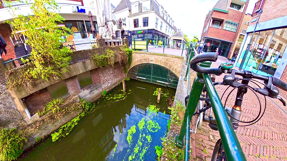 Kortegracht gate closed in Amersfoort city centre