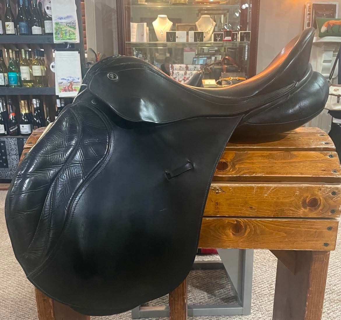17.5" Kieffer Model 3000 Dressage Saddle # YGKYZS