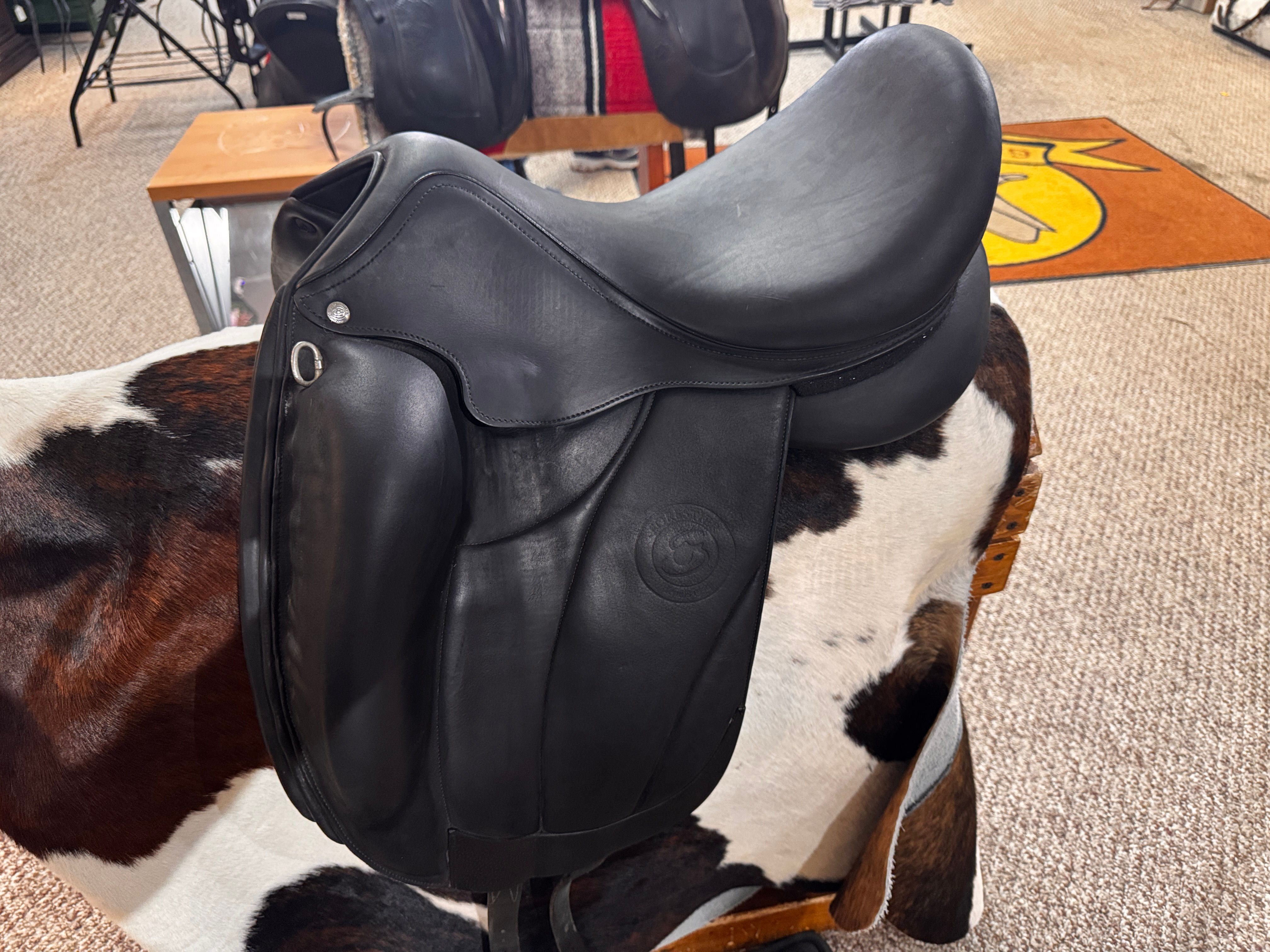 17” Forrestier Dressage Saddle | Black | Medium Tree