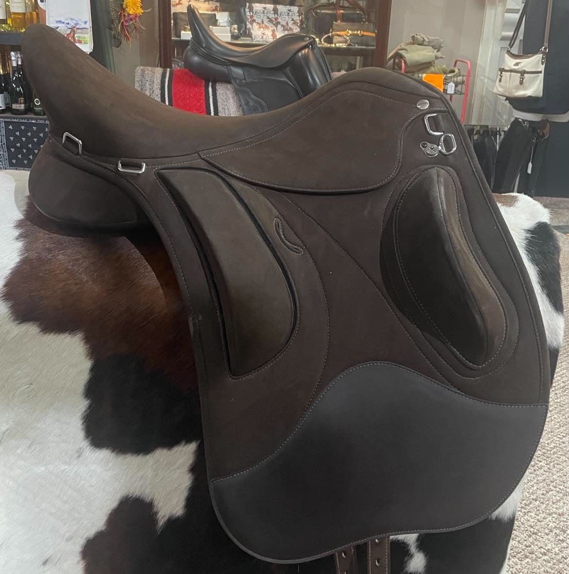 17.5" Wintec Pro Endurance Saddle # 3ELH3J