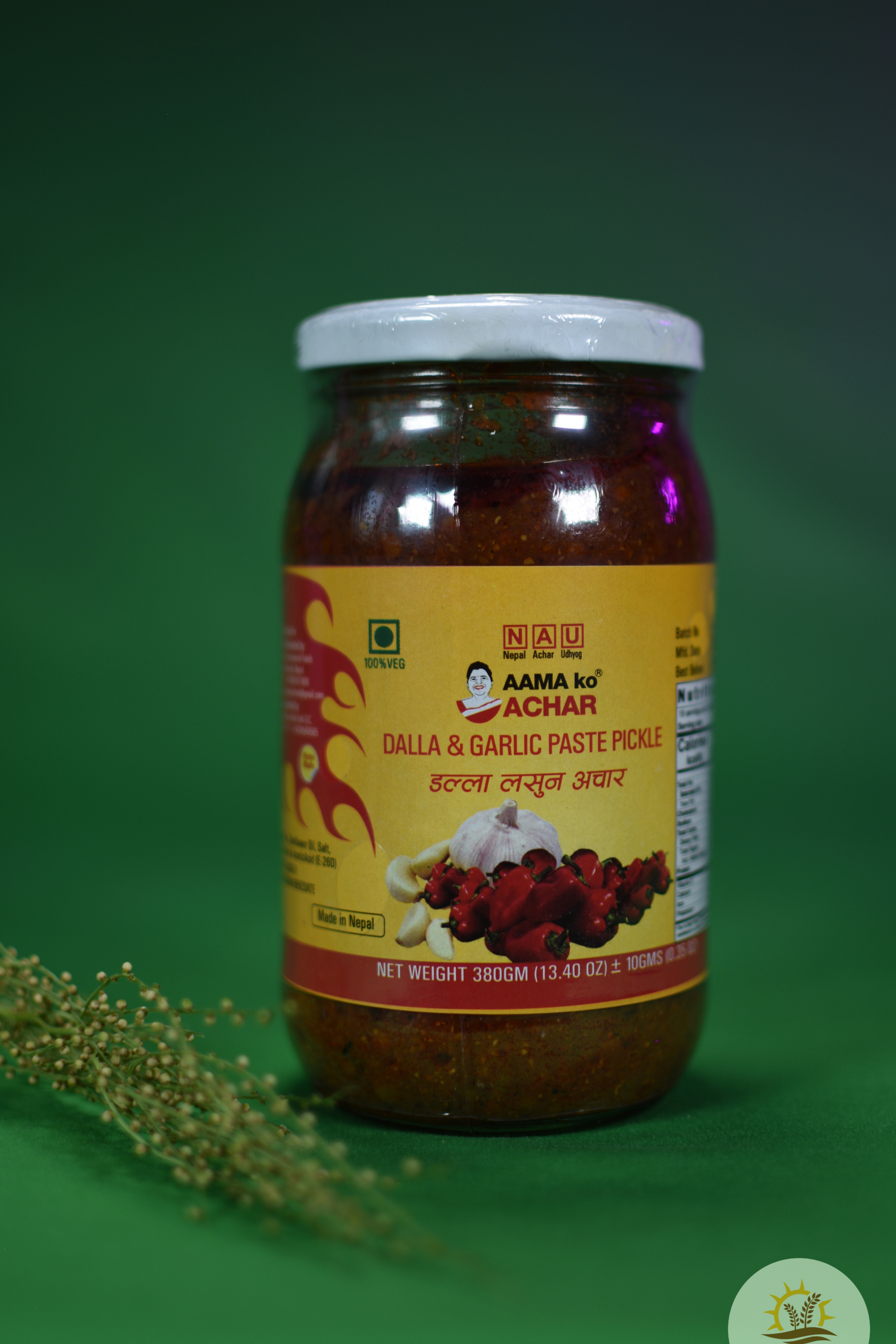 Dalle Khursani Garlic Paste Pickle (Glass Jar) | डल्ले खुर्सानी लसुन अचार