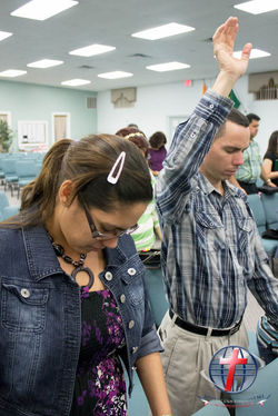 Servicio de Jovenes 2014-02-18-20.jpg