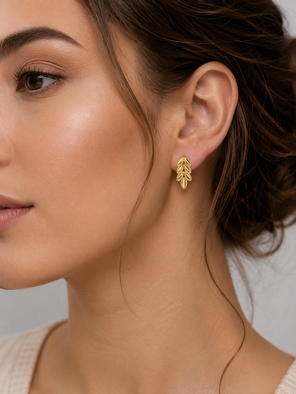 Thumbnail: Elegant leaf stud earrings