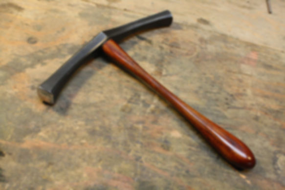 Longneck planishing and forming hammer