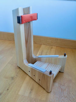 Guitar stand