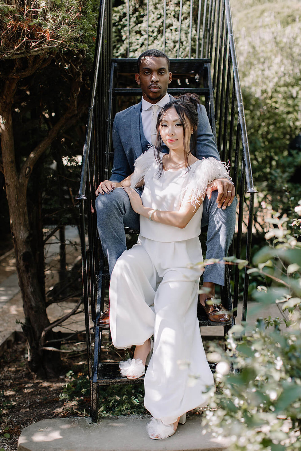 Bride & Groom in countryside wedding shoot