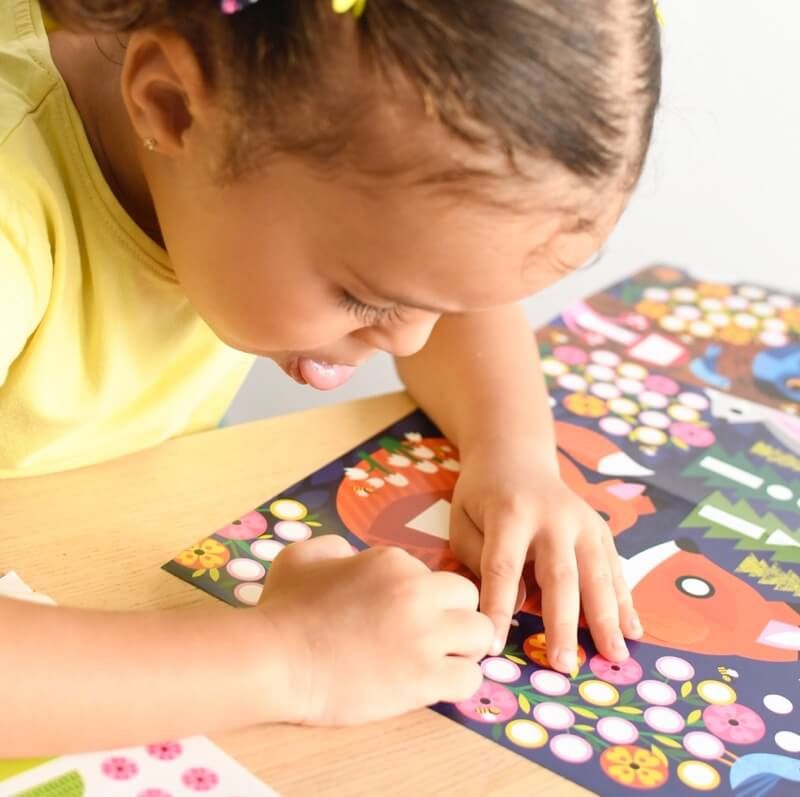 Miniature : Poster bébés animaux + 520 stickers - Poppik