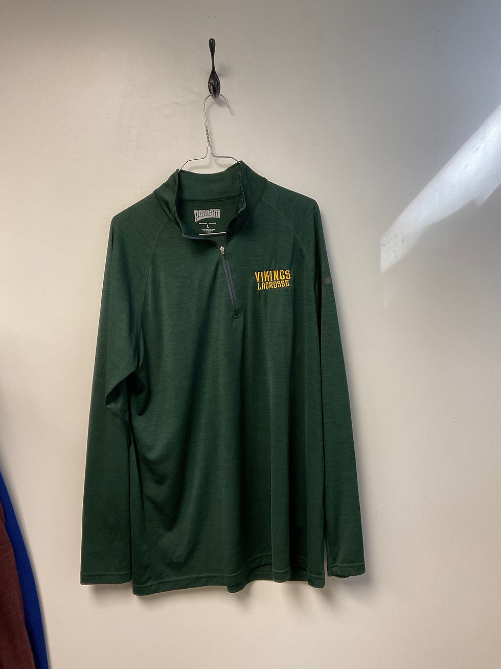 Thumbnail: Teen Boys Long Sleeve Shirts - L