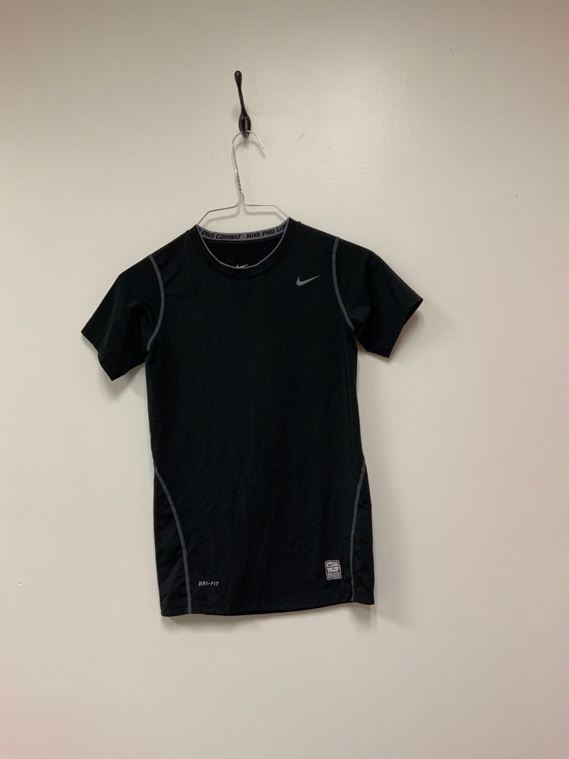 Youth Boys Short Sleeve Shirt - Size L