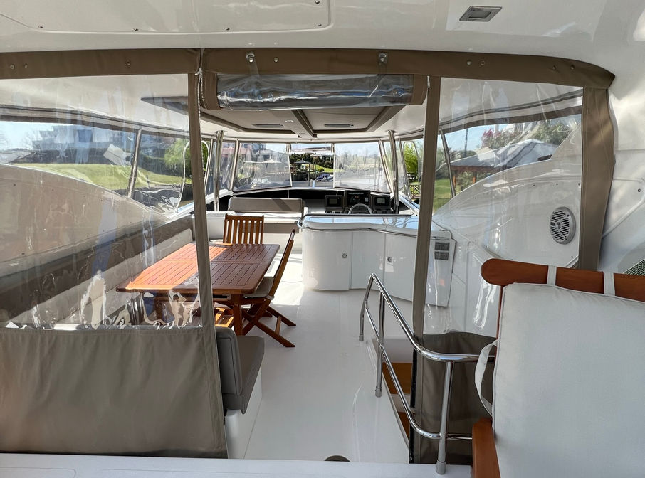 flybridge solarium 2.jpeg
