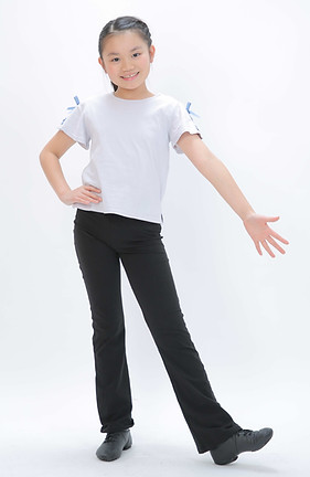 吉岡みな_edited.jpg