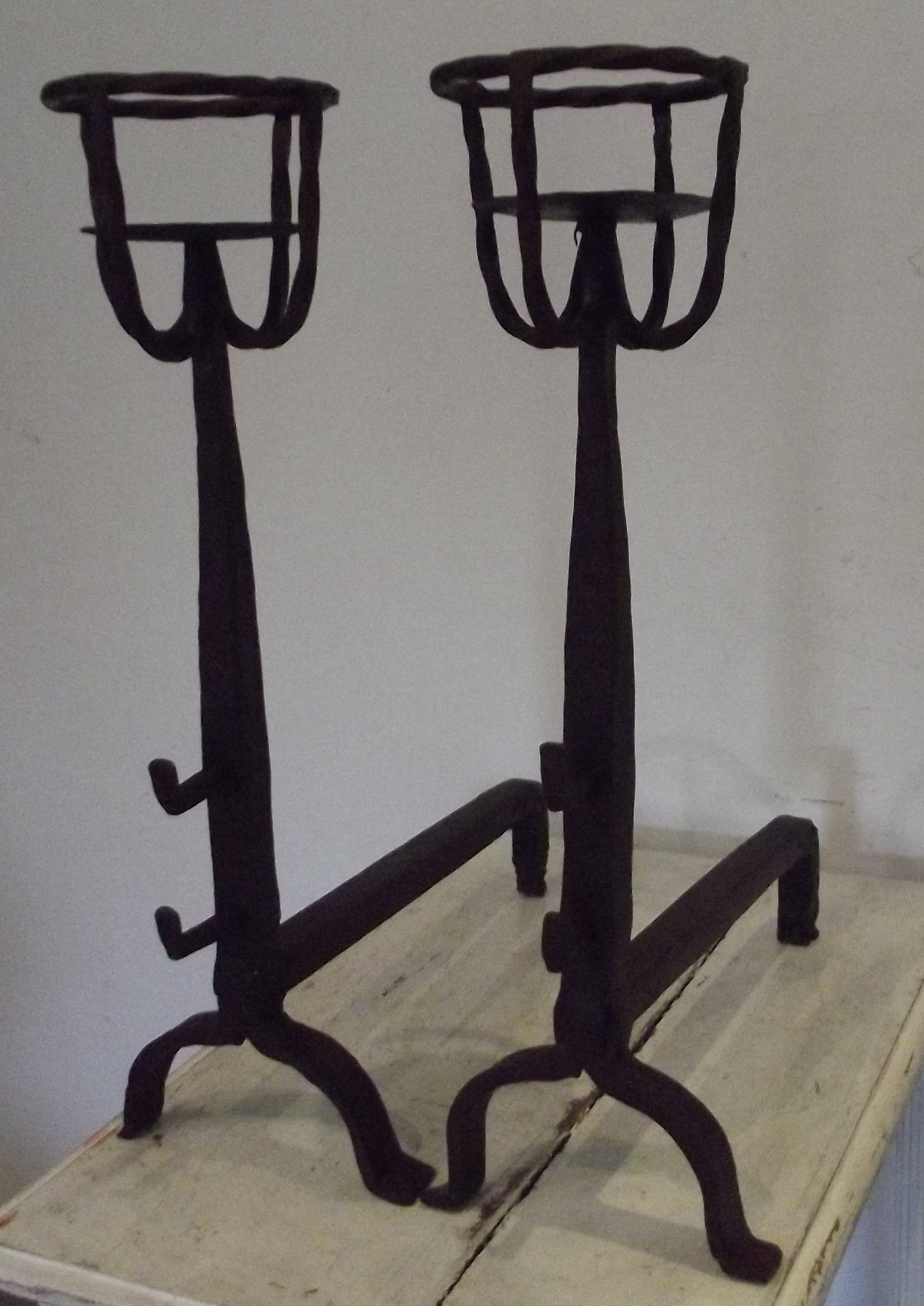 ancien paire de landier chenet a bol à coupelle