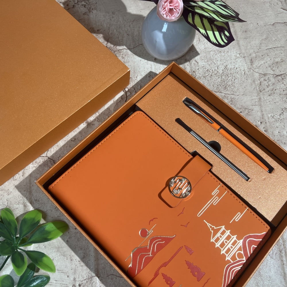 Premium A5 Office Gift Set Light Green Leatherette Notebook 23*23*4cm + Metal