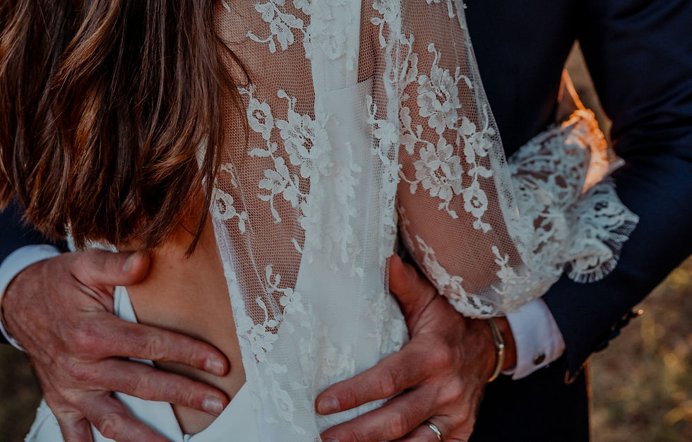 photographie de mariage, photographe de mariage toulouse, mariage le canard sur le toit, robe mariée dos nu, robe mariée dentelle, mariage toulouse