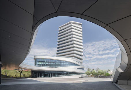 Giant Group Global Headquarters / J.J. Pan & Partners