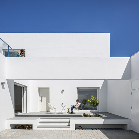 RR House / VIDA architecture + MATRIZ arquitectura