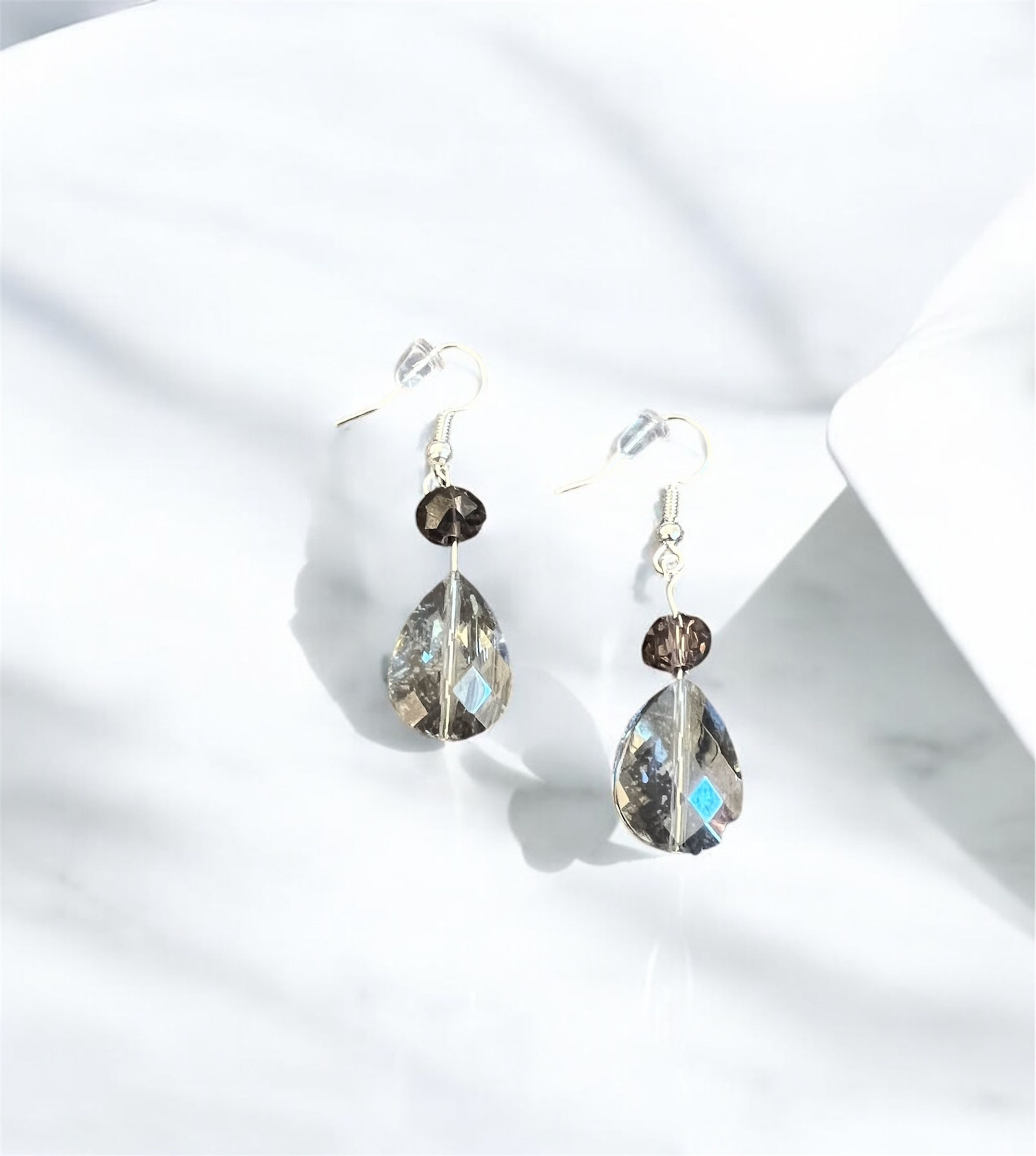 Cunning Crystal Gray Earrings 
