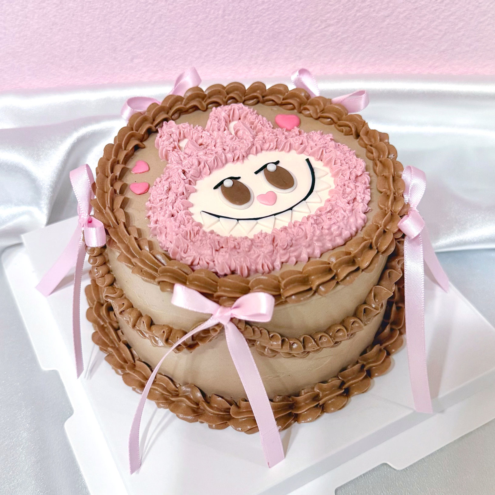 Labubu x Vintage Cake (2-layer)