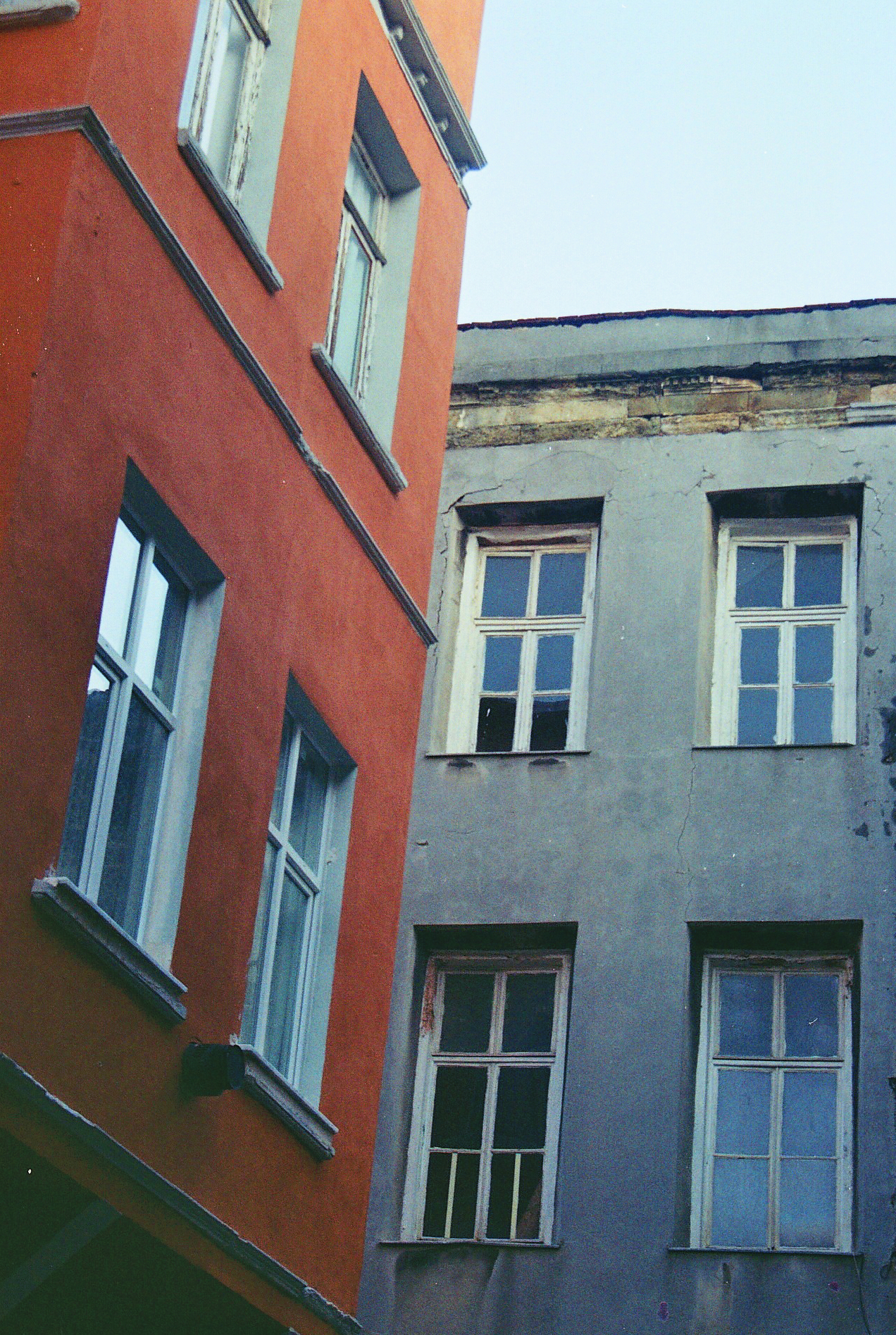bromance façade