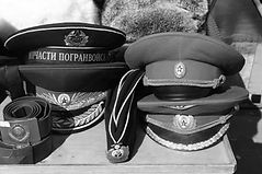 ARRESTO DOMICILIARIO. 12:00 AM