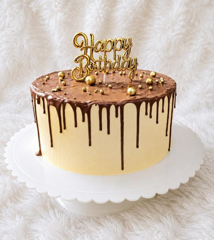 Premium Chocolate truffle Cake with Silk
