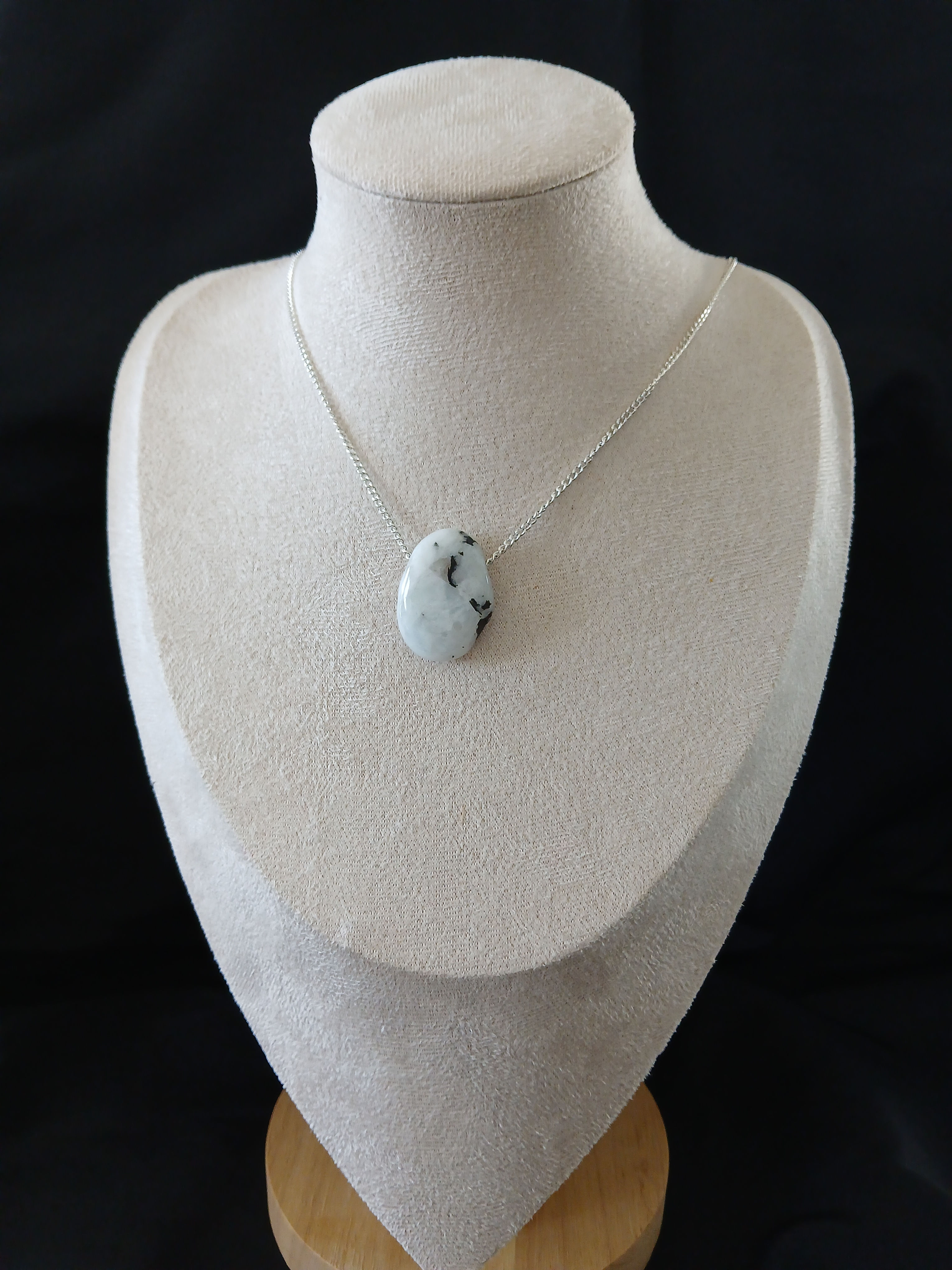 1 collier pierre de lune arc en ciel 