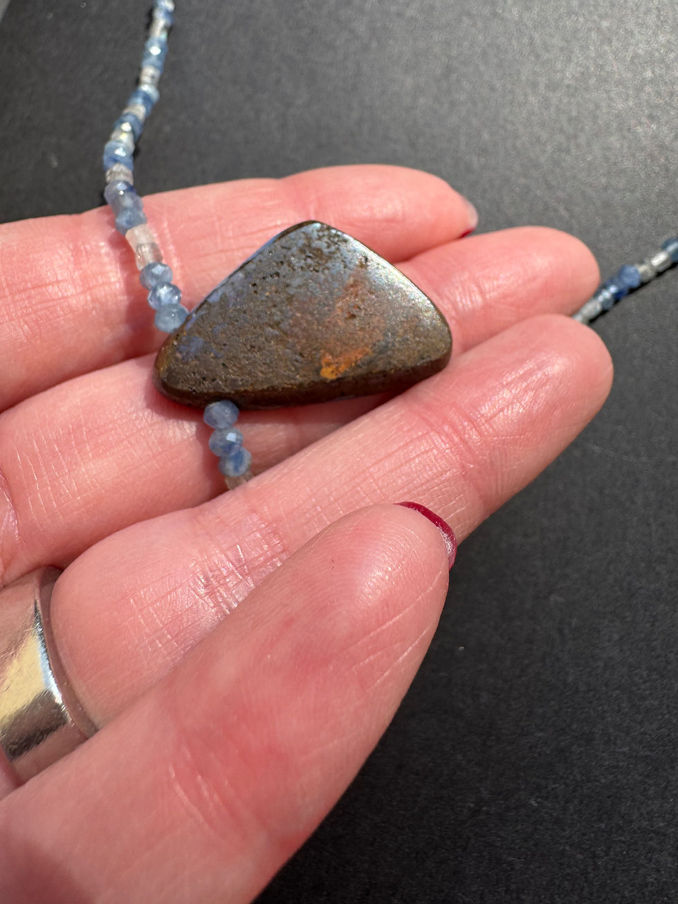 Miniature : Collier Opale Boulder, cyanite et labradorite
