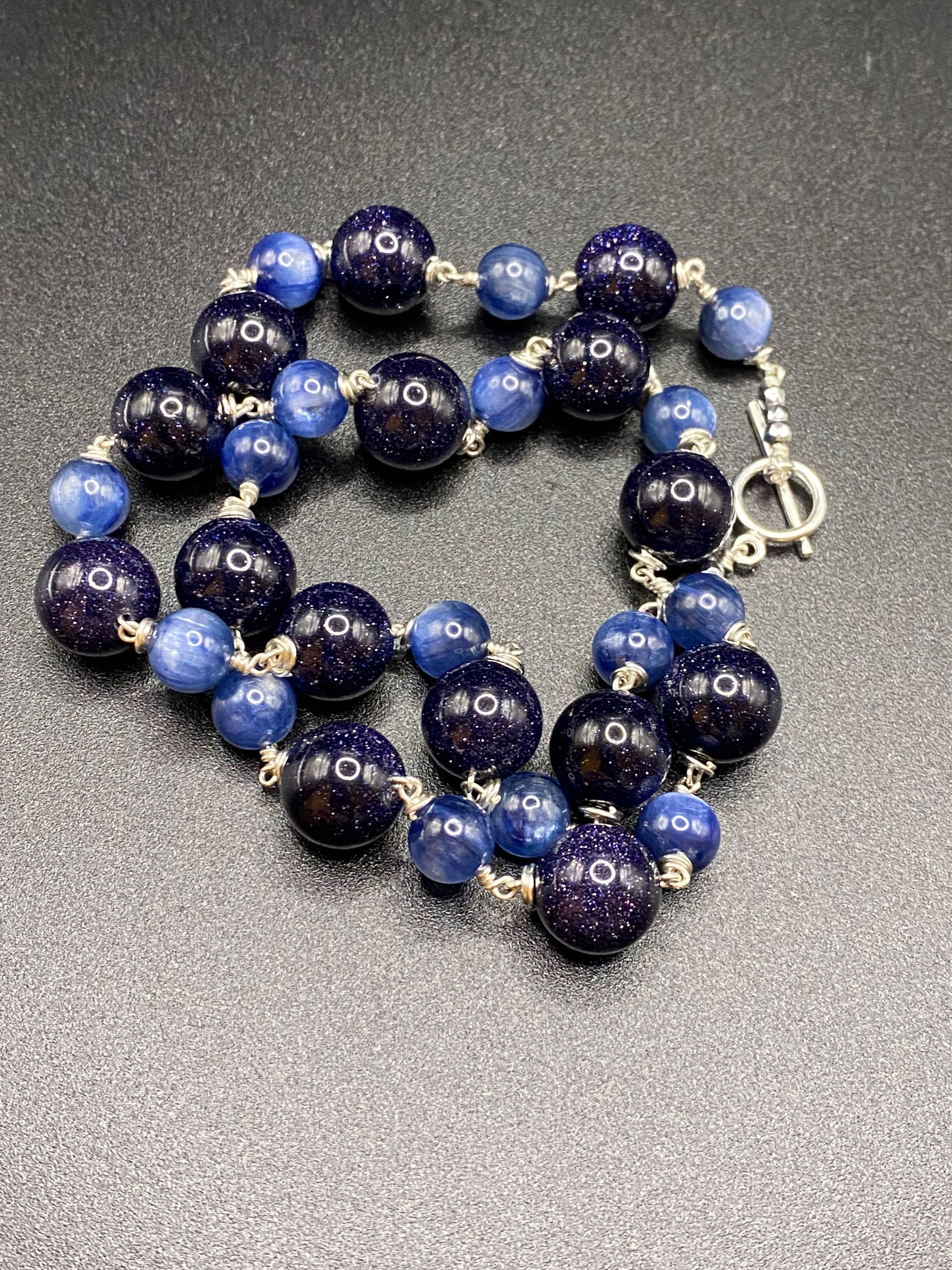 Collier Goldstone et Cyanite sur argent