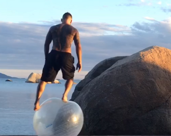 Перенос веса на одну ногу является базовой координацией ходьбы