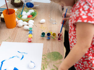 Easter Weekend: Hosting in Your "Home of the Moment"