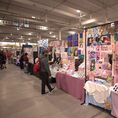MASSIVE ARTIST ALLEY