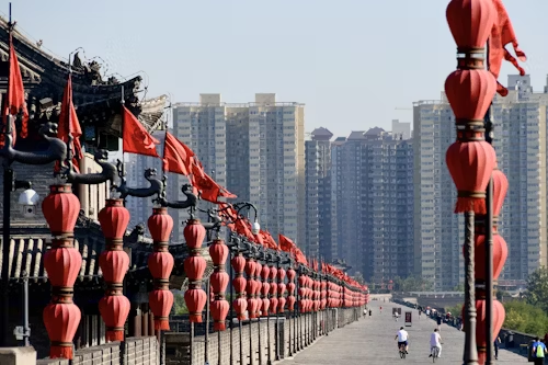 China abre la CIIE con promesa de apertura y meta de PIB para 2030