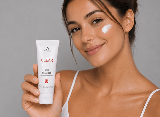 דוגמנית מחזיקה קרם anna lotan skin balancer 