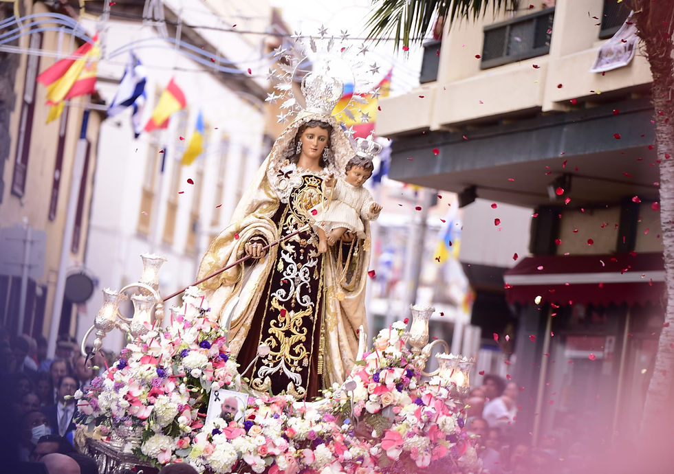 Puerto de la Cruz vive su día grande con la Embarcación de la Virgen del Carmen y San Telmo