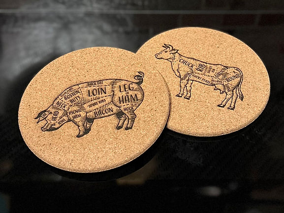 runde Untersetzer aus Kork mit Lasergravur Schwein und Rind