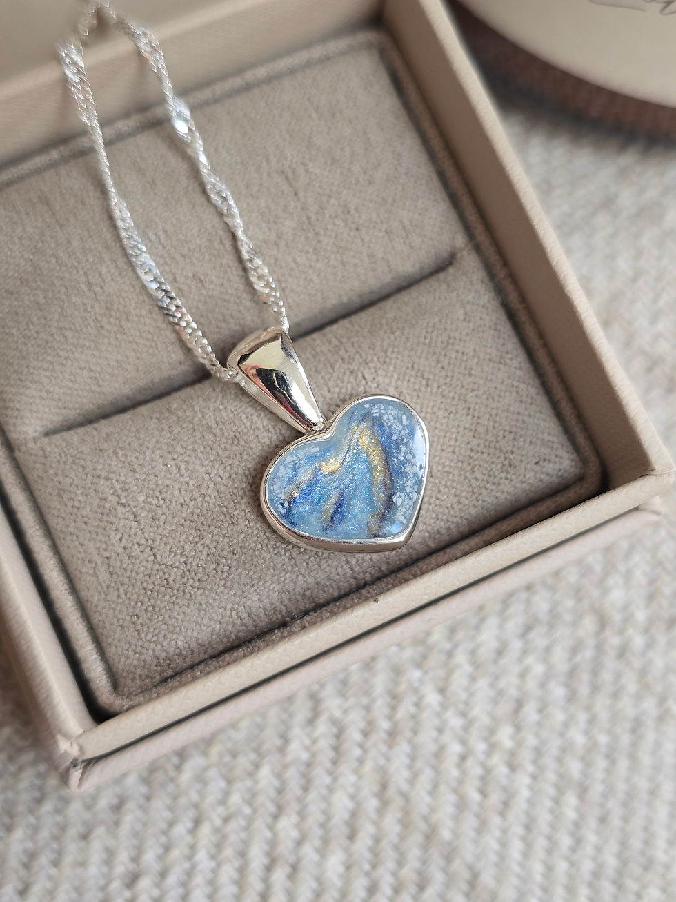 Thumbnail: Alma Pendant 