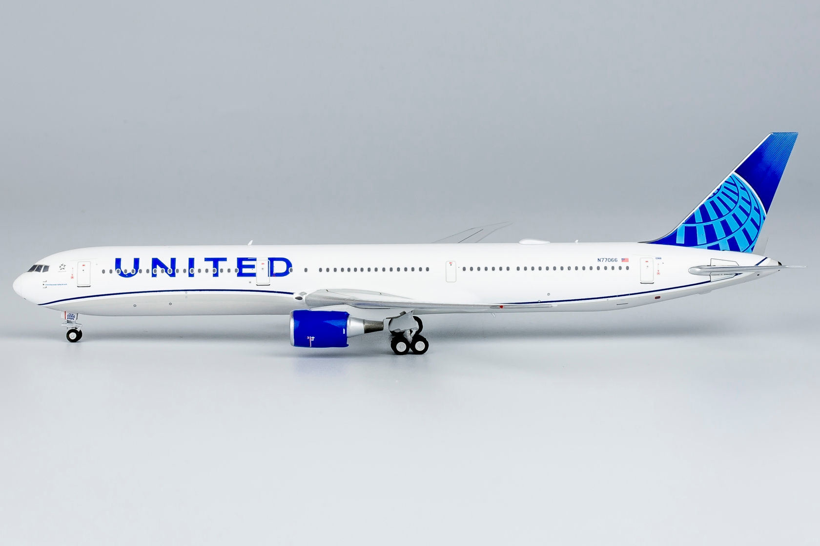 United B767-400 ER N77066 1:400 NG18001