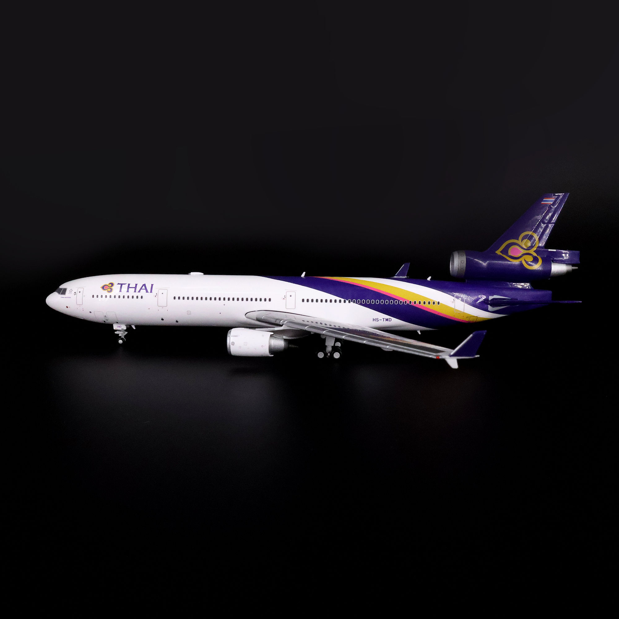 Thai MD-11 HS-TMD 1:400 YY1111