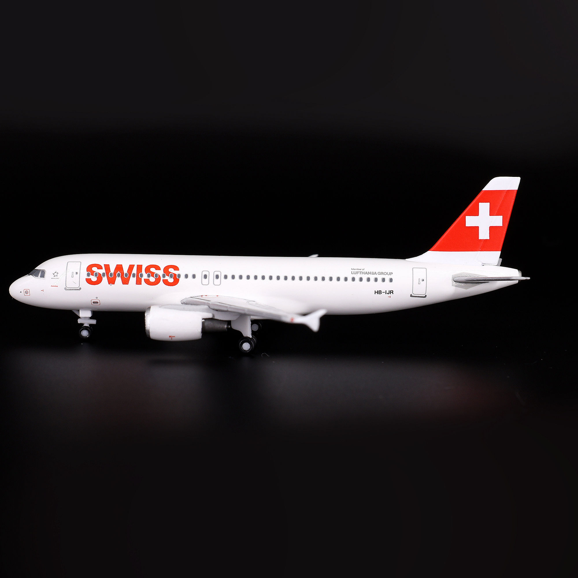 Swiss Int'l Air Lines A320 HB-IJR Avenches 1:500 HE538763