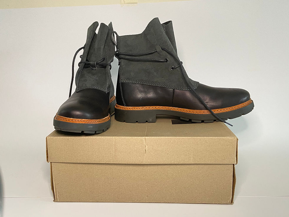 Thumbnail: Clarks Truce Dusk Leather Boots