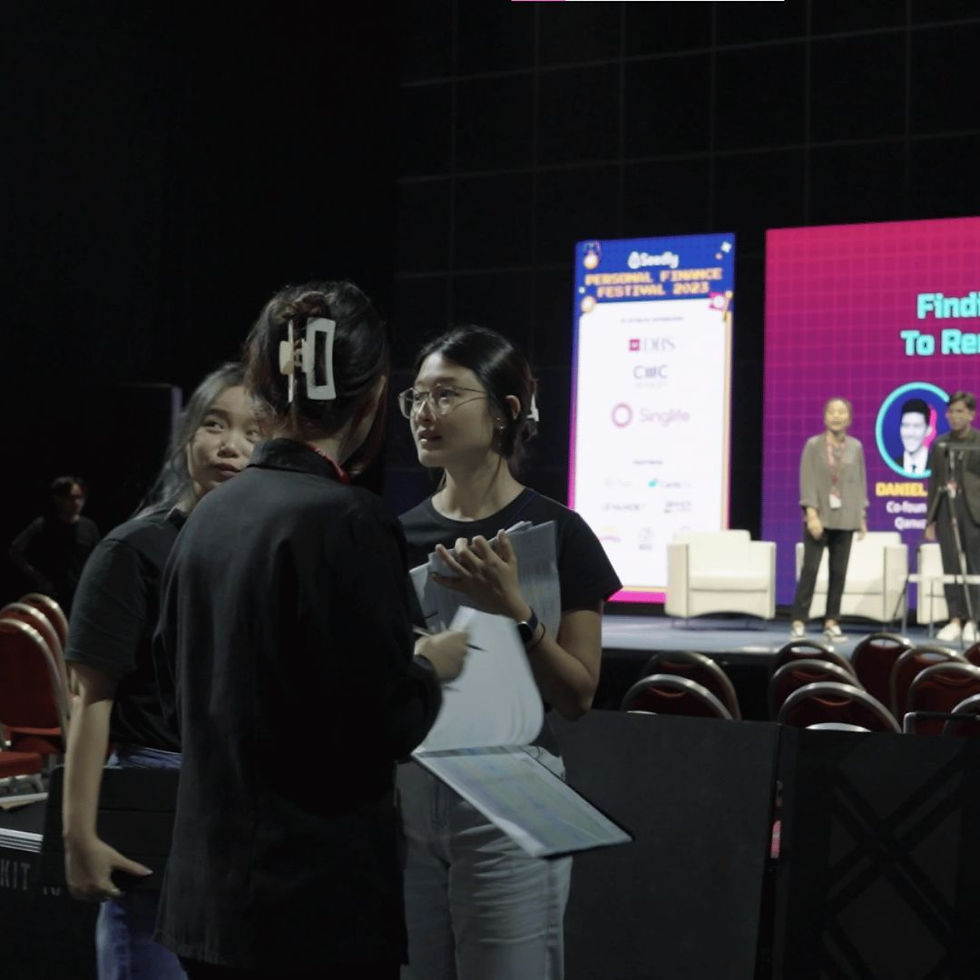 Side stage production team