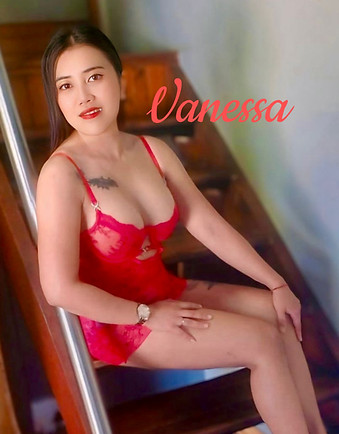 Vanessa-RR png._edited.jpg