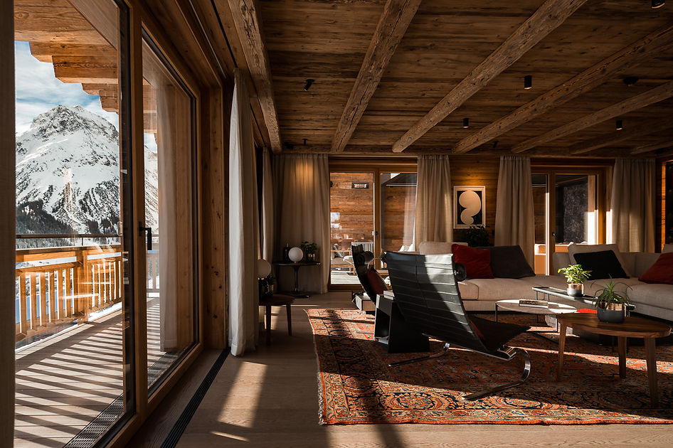 lounge-room-indoor-mountain-chalet.jpg