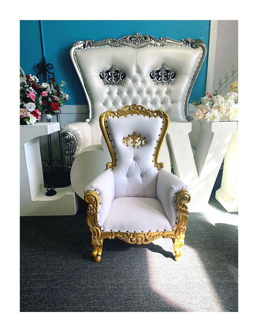Thumbnail: Kids Gold Trim Throne