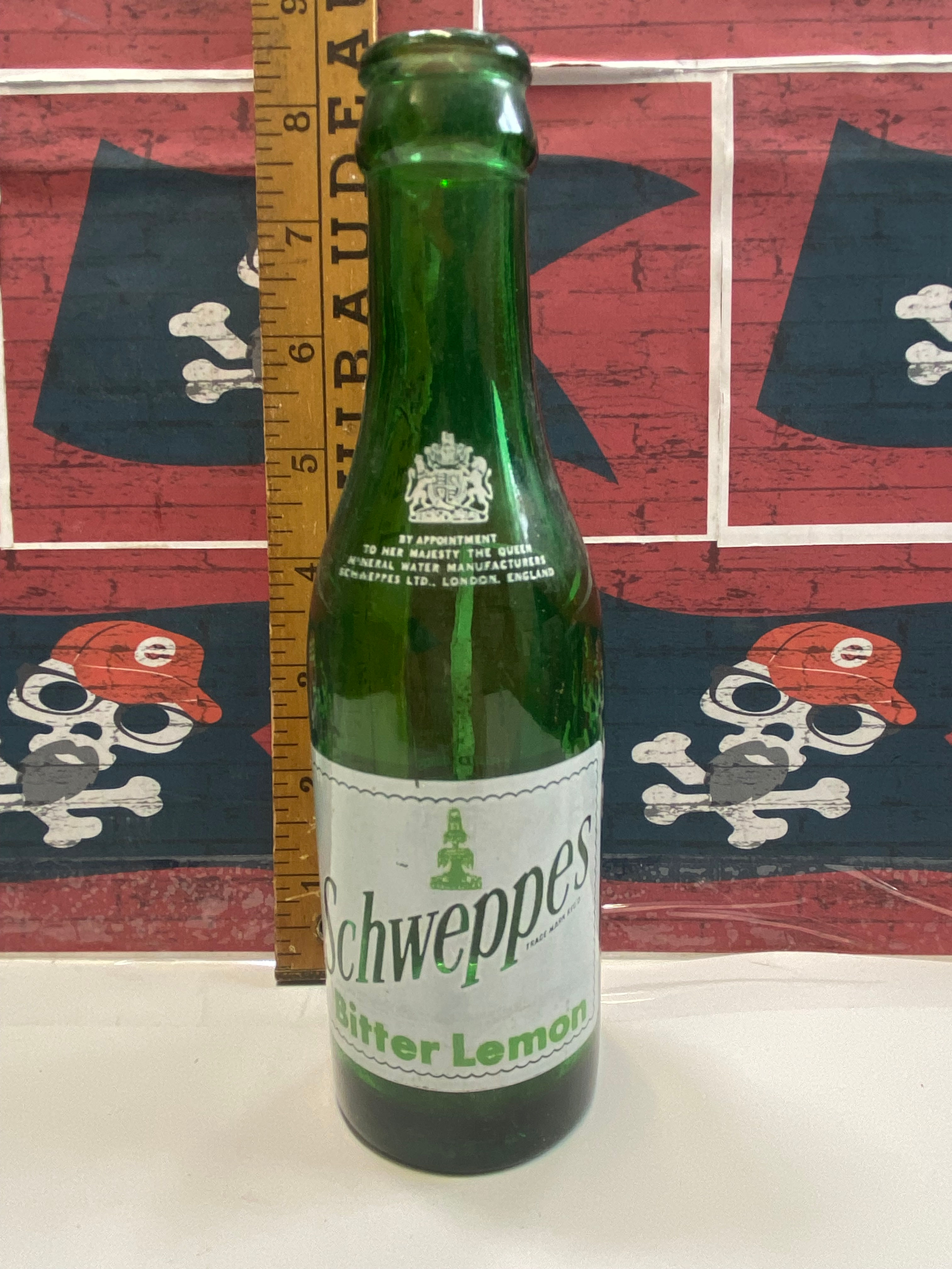 Bouteille de Schweppes Bitter Lemon