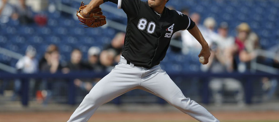 White Sox Call Up Bernardo Flores, Cheslor Cuthbert; Place Ian Hamilton on IL