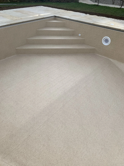Bespoke swimming pool liner