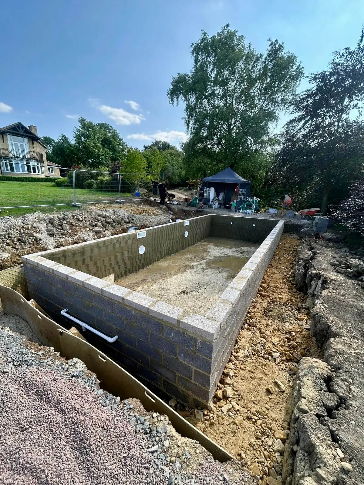 Build of swimming pool in Rutland Water