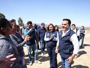 Refuerza Luis Nava apoyos sociales en San Juan del Río